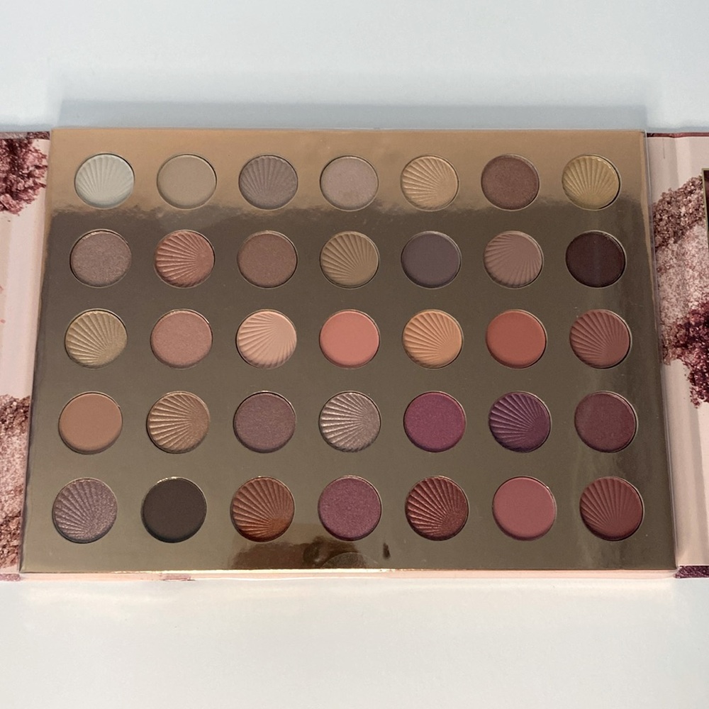 ✨🌿 Ellen Tracy Rosy Nudes Eyeshadow Palette – 35 Matte & Shimmer Shades - Picture 4 of 6